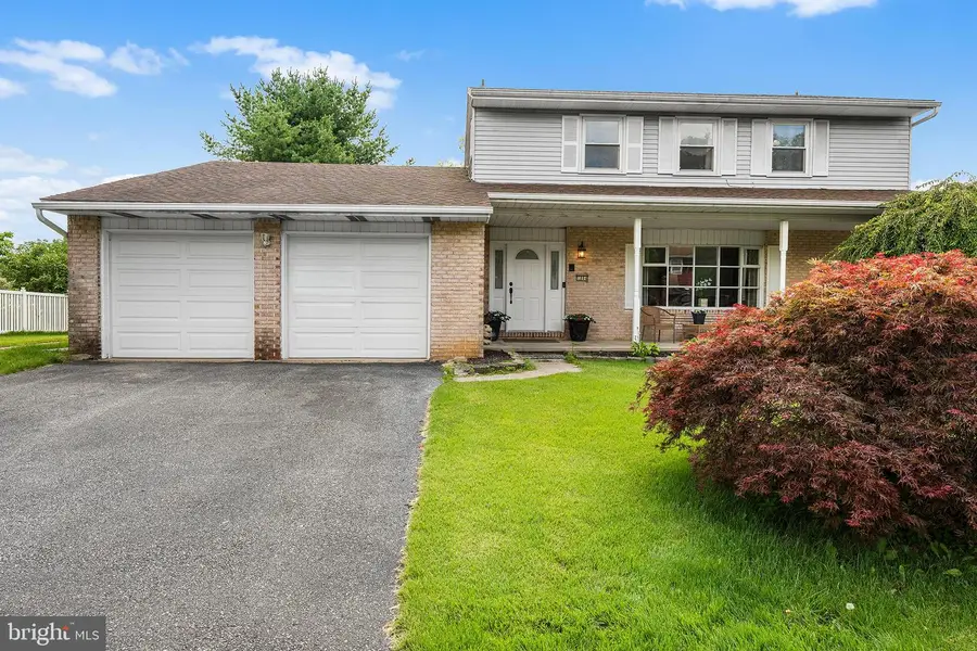 1804 Elmhurst Dr, Whitehall, PA 18052 - #2
