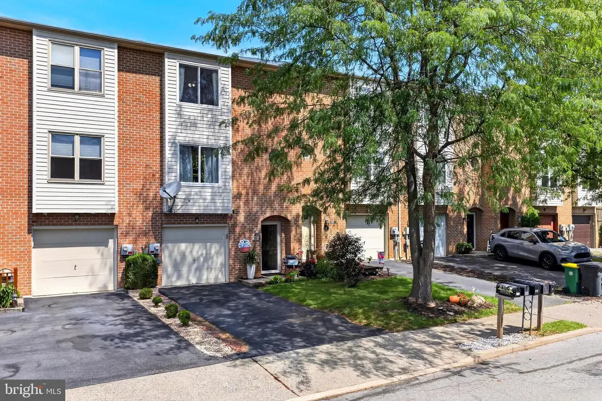341 W 2nd St, Alburtis, PA 18011 - #1