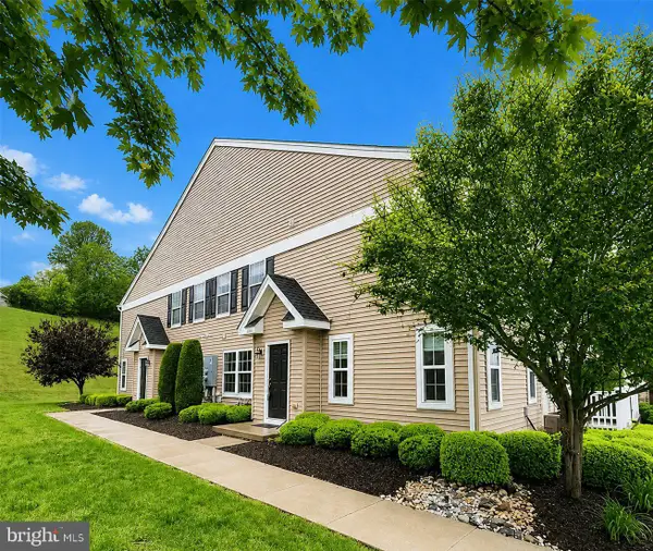 5960 Valley Forge Dr, COOPERSBURG, PA 18036
