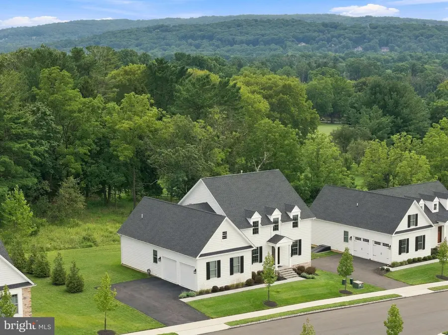 4421 Stonebridge Dr, Bethlehem, PA 18015 - #3