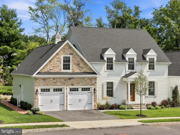 4369 Stonebridge Dr, BETHLEHEM, PA 18015