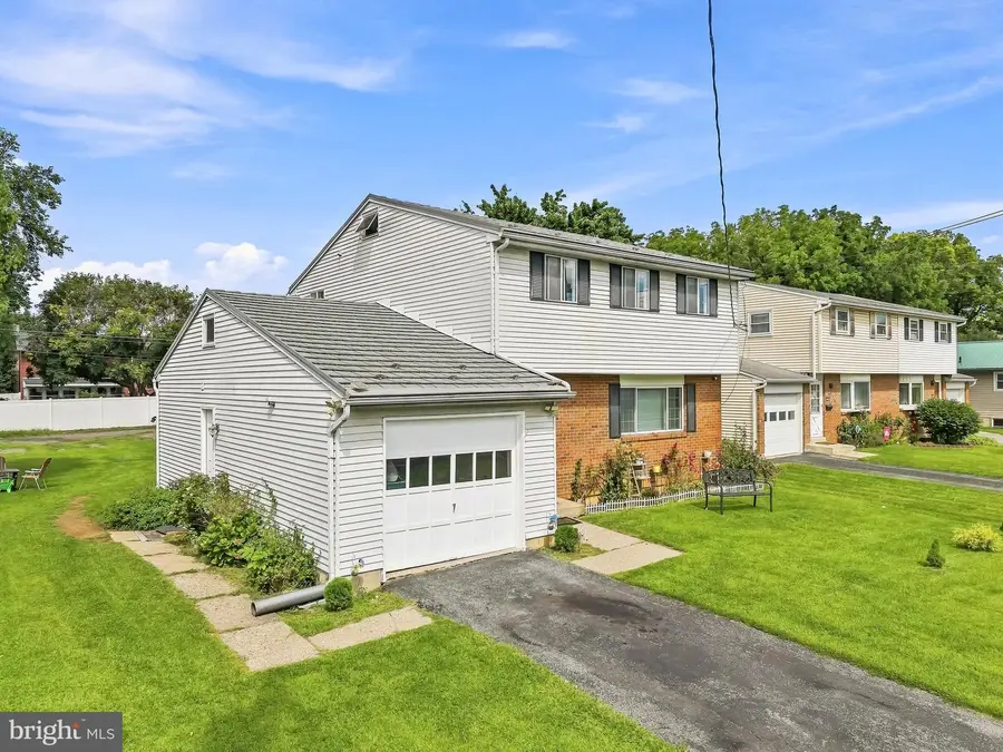 1630 Whitehall Ave, Allentown, PA 18104 - #2