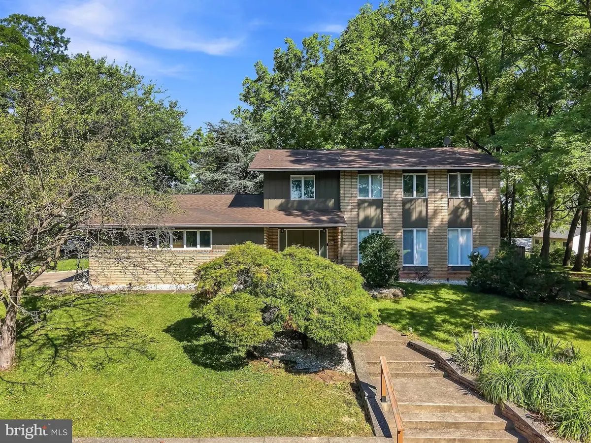 2421 W Greenleaf St, Allentown, PA 18104 - #1