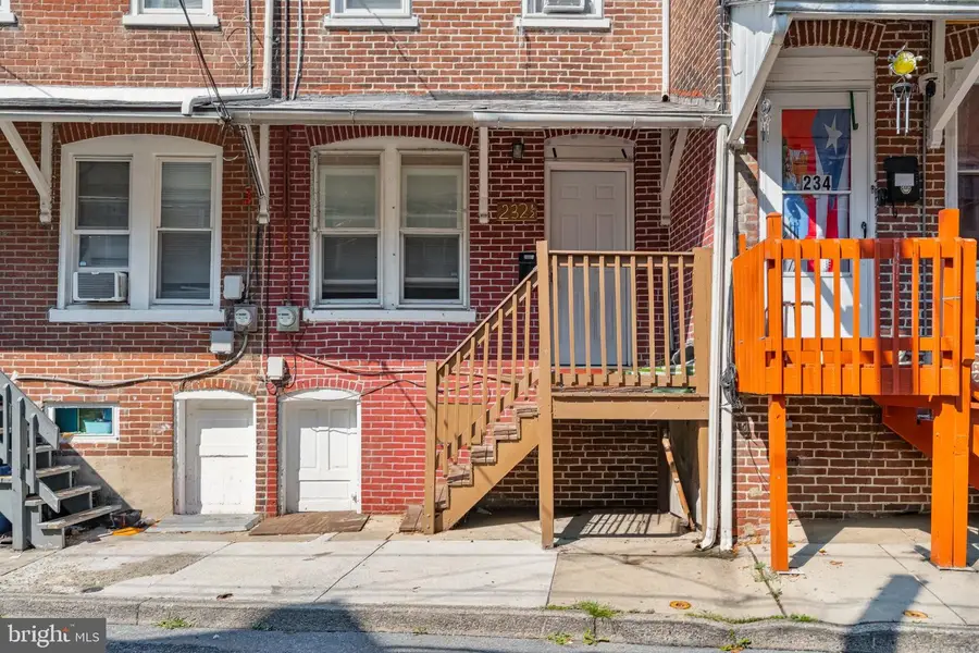 232-1/2 N Railroad St, Allentown, PA 18102 - #3
