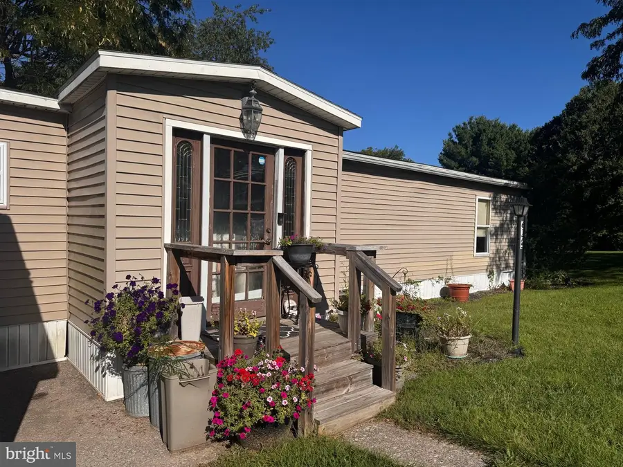 6175 Seanor Ct, Slatington, PA 18080 - #2
