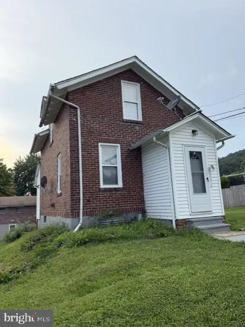 1324 Fretz Ave, Allentown, PA 18103 - #1