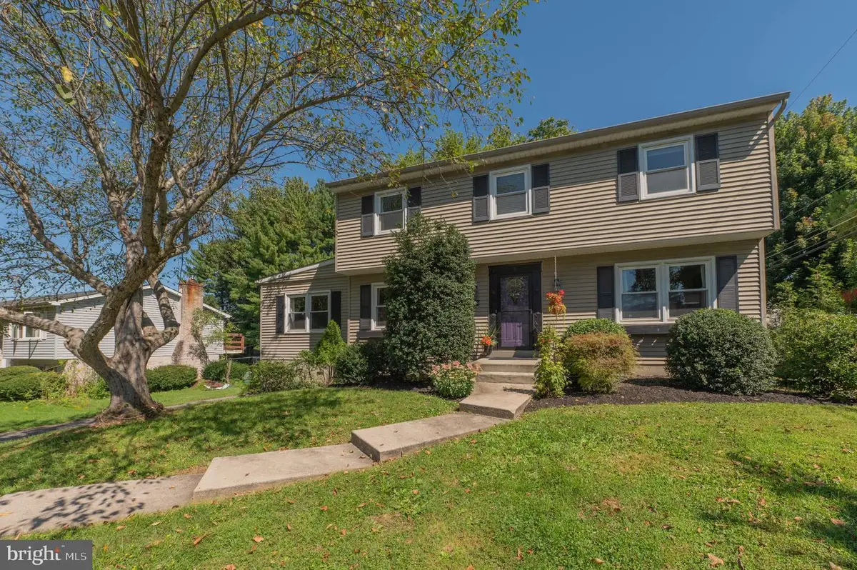 1063 Manor Dr, Allentown, PA 18103 - #1