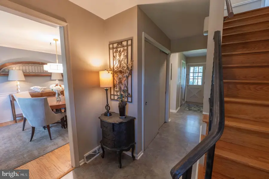 1063 Manor Dr, Allentown, PA 18103 - #3