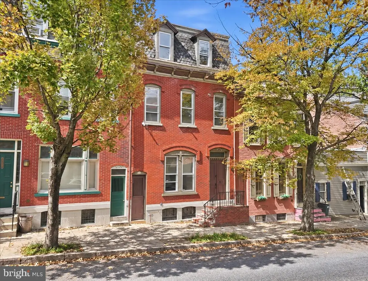 322 N 8th St, Allentown, PA 18102 - #1
