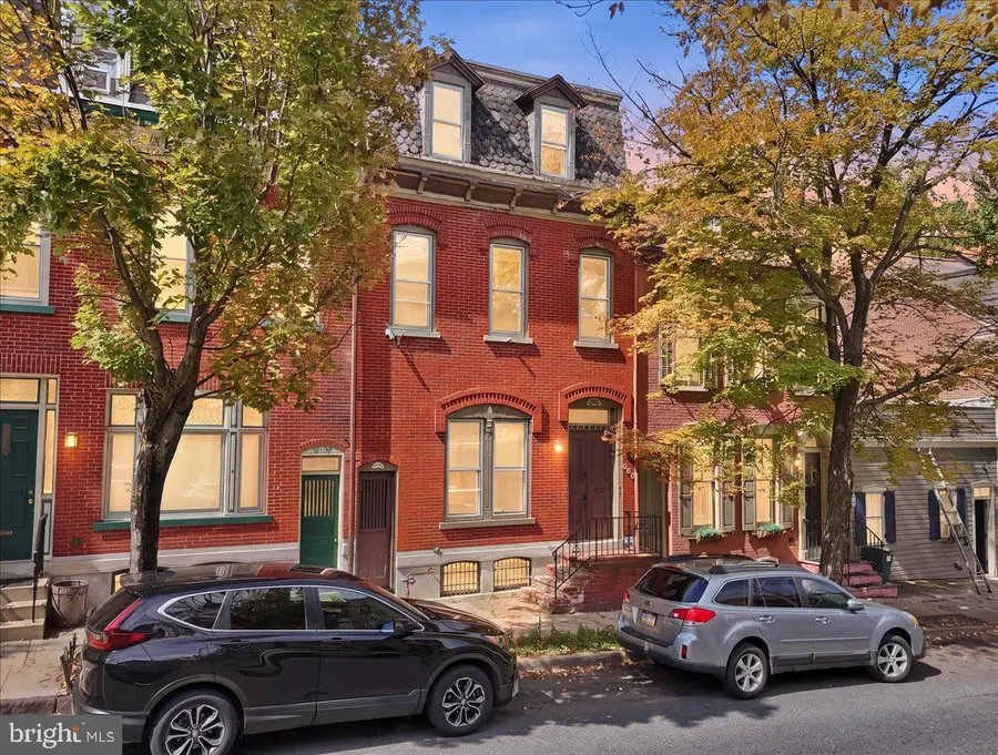 322 N 8th St, Allentown, PA 18102 - #3