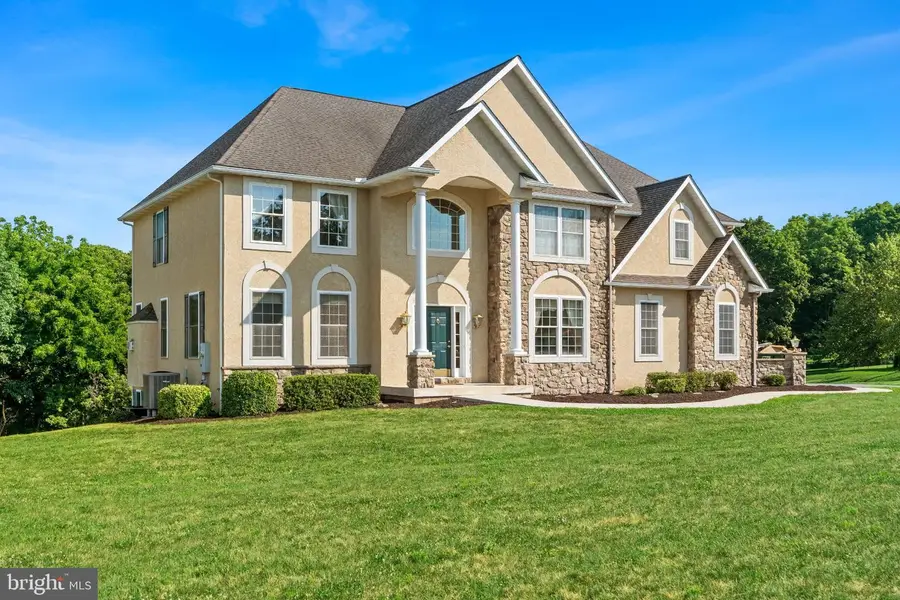 3940 Whitetail Ct, Schnecksville, PA 18078 - #3