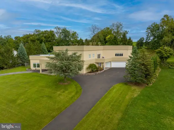 2224 Meadow Brook Dr, SCHNECKSVILLE, PA 18078