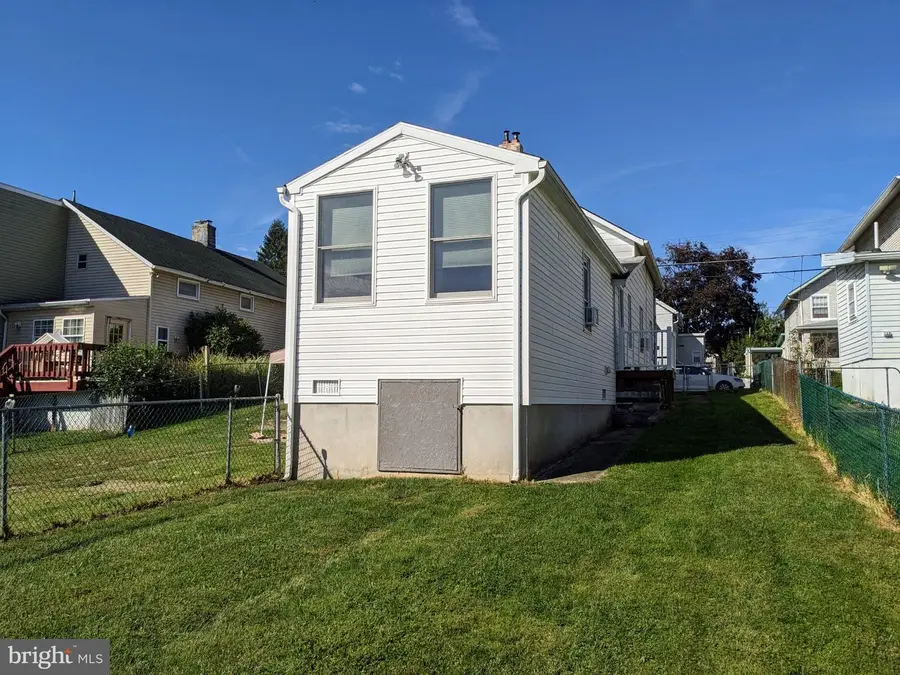 3112 N 2nd St, Whitehall, PA 18052 - #3