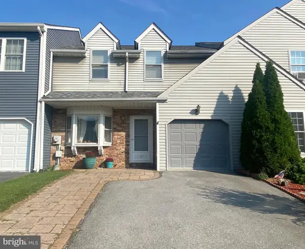107 Brookfield Dr, MACUNGIE, PA 18062