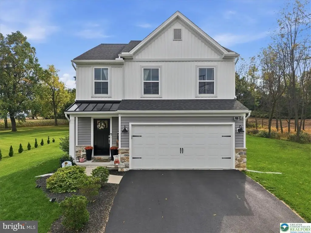 9524 Newtown Rd, Breinigsville, PA 18031 - #1