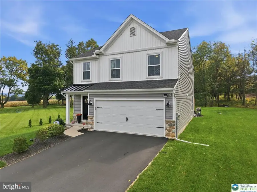 9524 Newtown Rd, Breinigsville, PA 18031 - #3