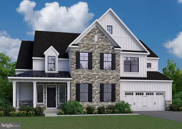 5990 Woodcrest Dr, COOPERSBURG, PA 18036
