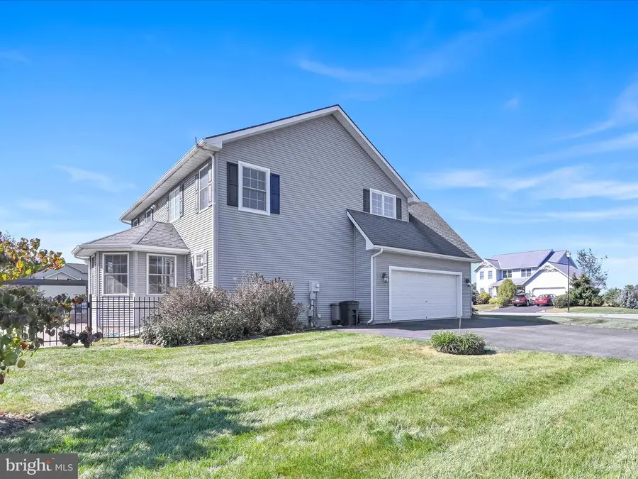 47 Eastfield Dr, Lebanon, PA 17042 - Image #2