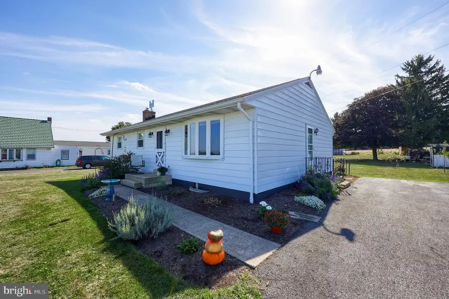 31 W Strack Dr, Myerstown, PA 17067 - Image #3