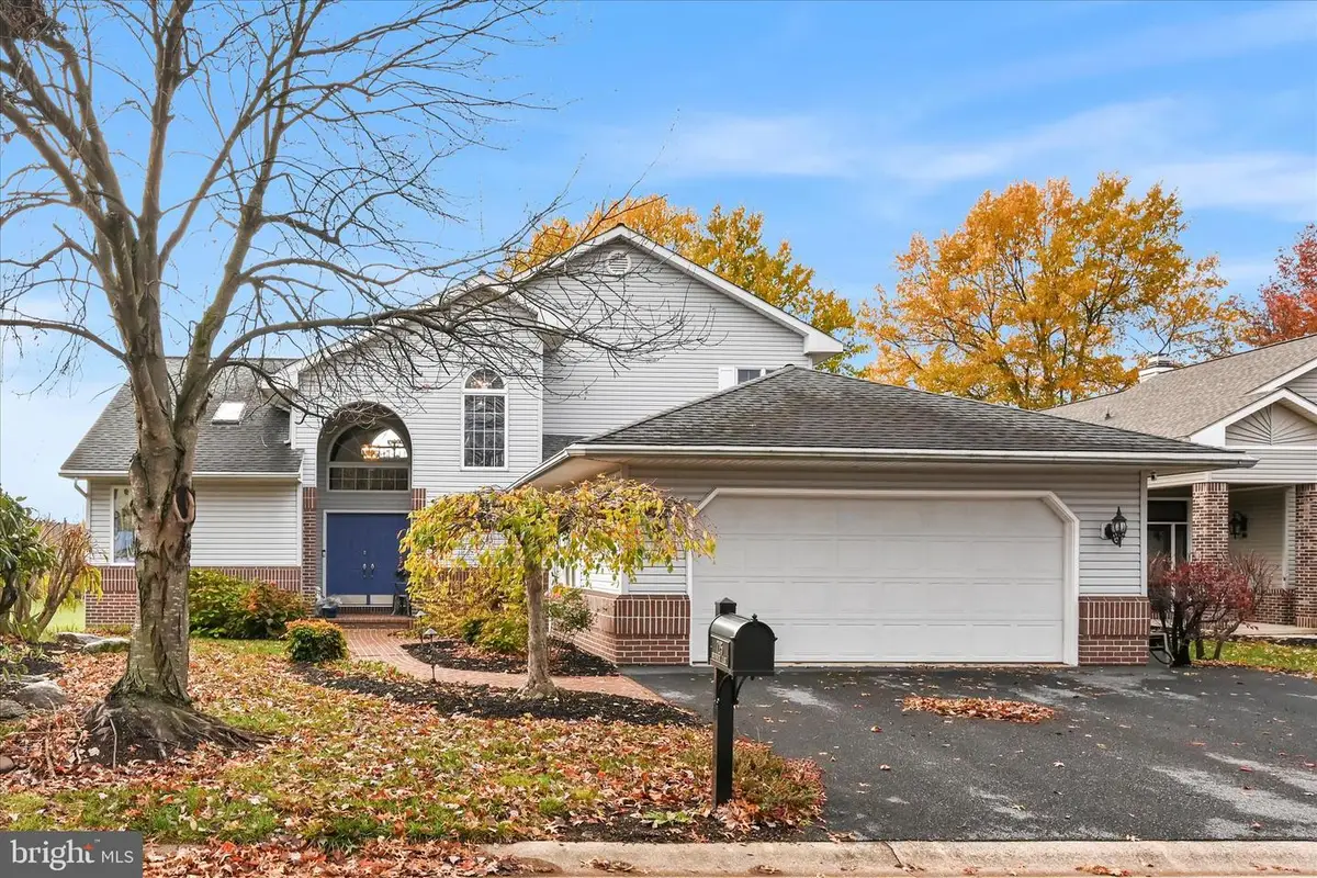 725 Brookside Ln, Lebanon, PA 17042 - #1