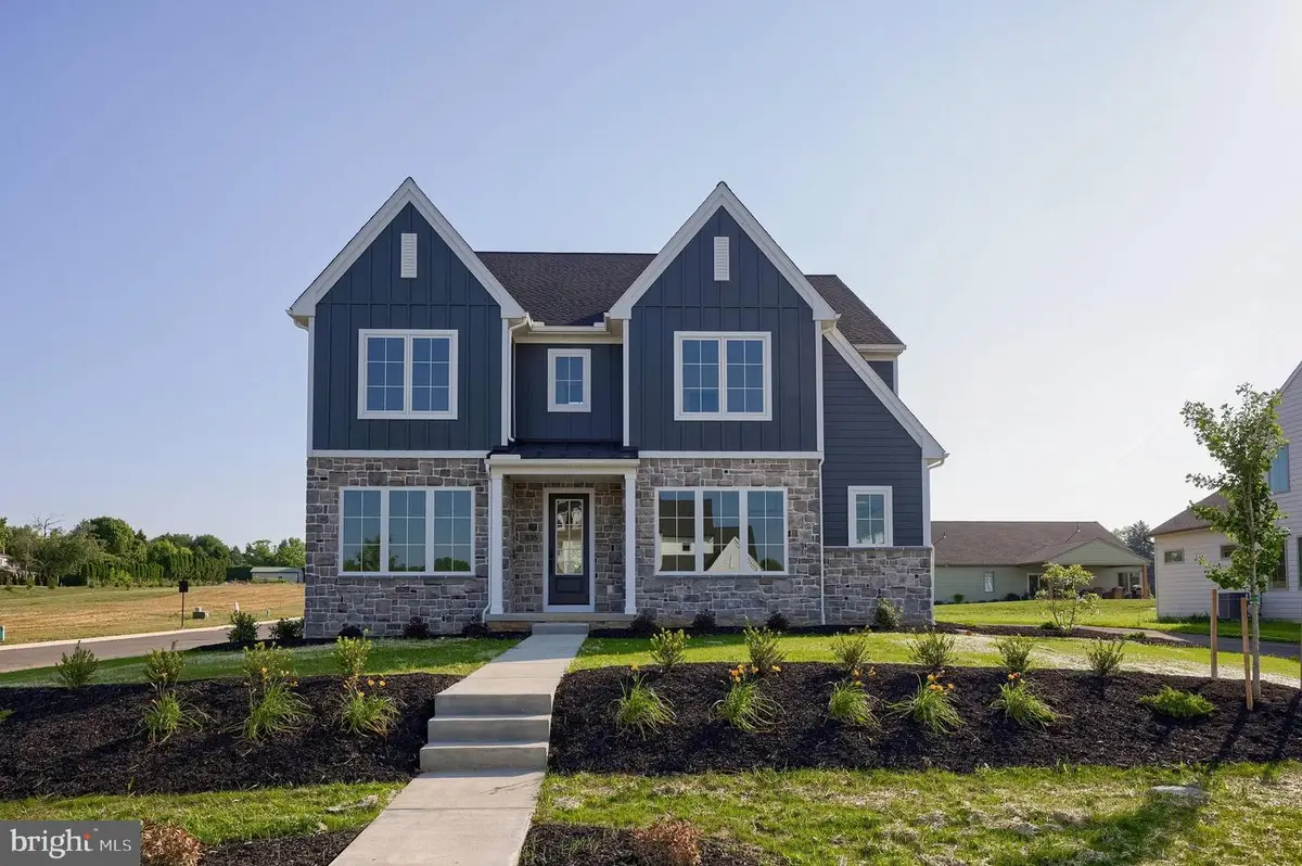 836 Wheatfield Ln, Lebanon, PA 17042 - Image #1