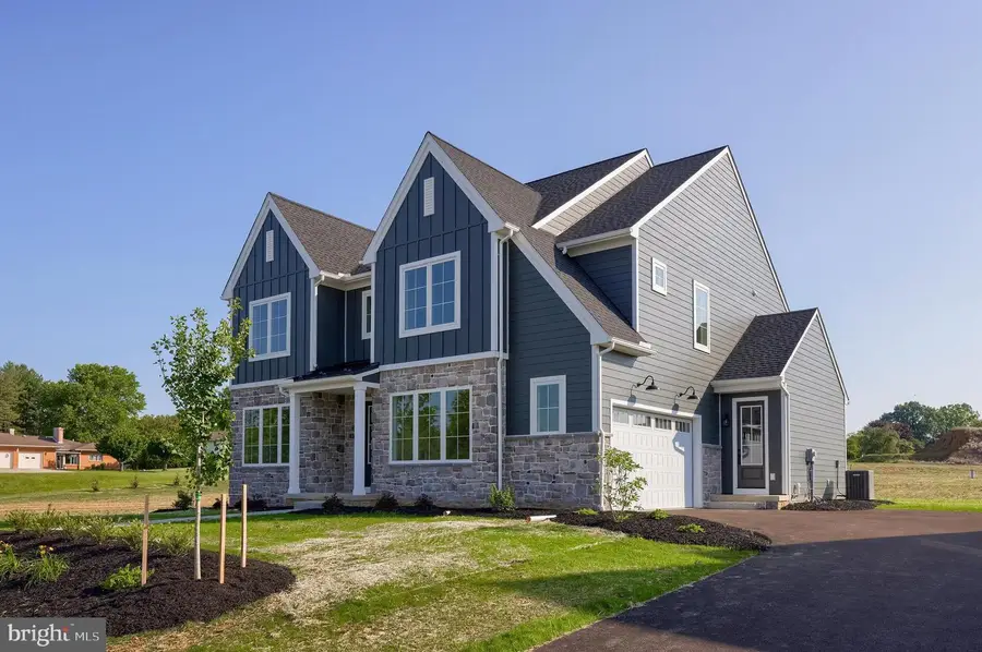 836 Wheatfield Ln, Lebanon, PA 17042 - Image #2