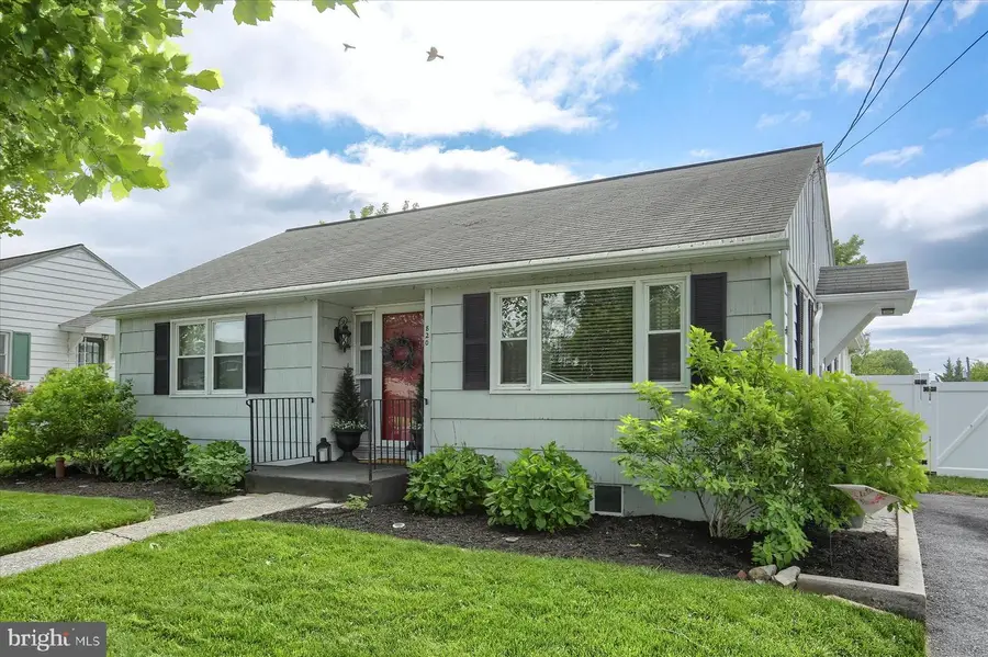 820 W Maple St, Palmyra, PA 17078 - Image #3