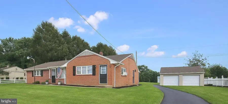 716 E Maple St, Lebanon, PA 17046 - Image #2