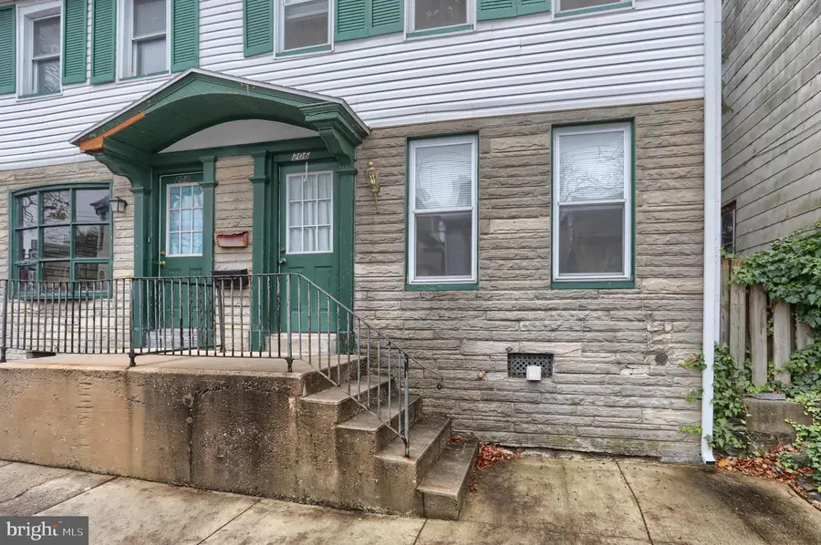 206 S 9th St, Lebanon, PA 17042 - Image #2