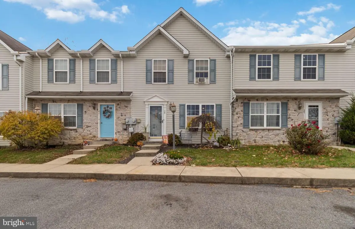 39 Laurel Dr, Myerstown, PA 17067 - Image #1