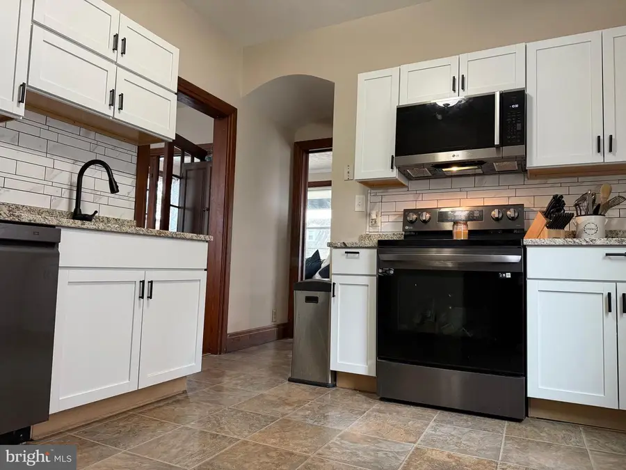 425 E Maple St, Palmyra, PA 17078 - Image #2