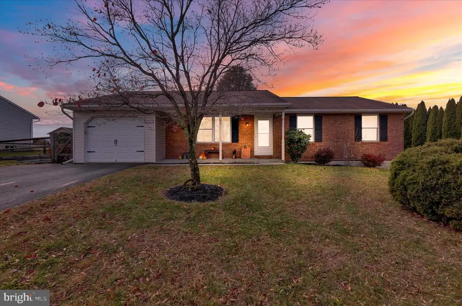 111 Sweetwater Ln, Newmanstown, PA 17073 - Image #2