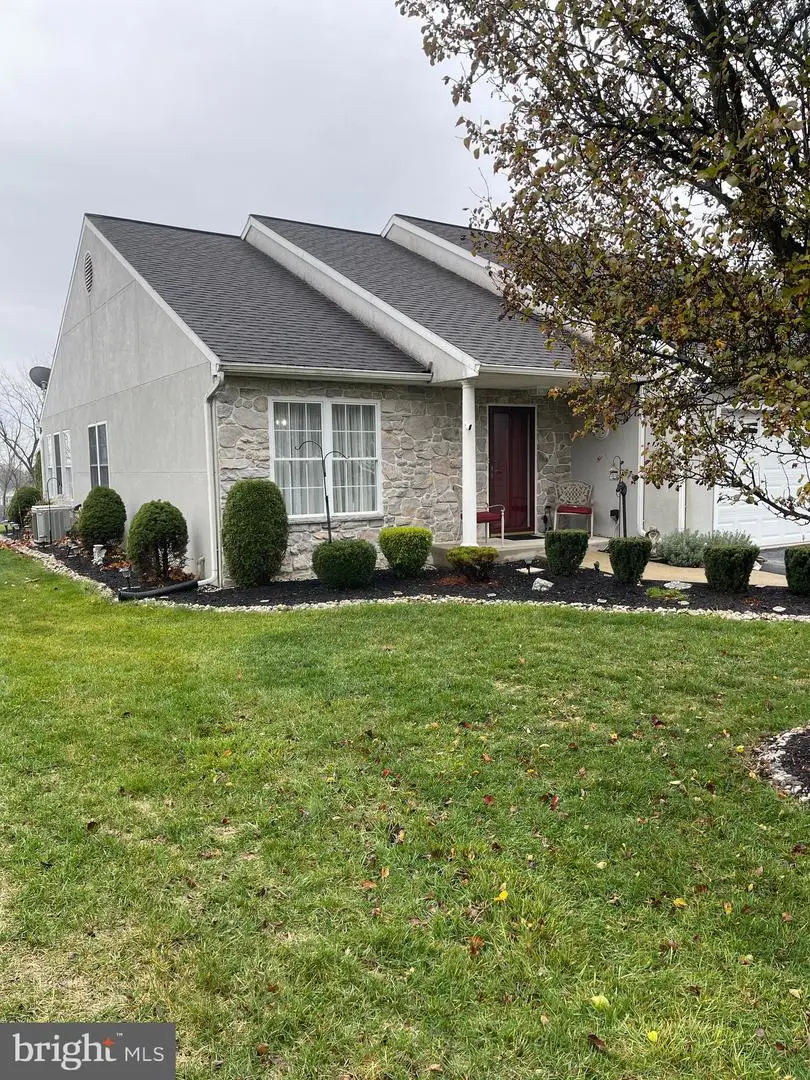 1592 Berry Dr, Lebanon, PA 17046 - Image #1