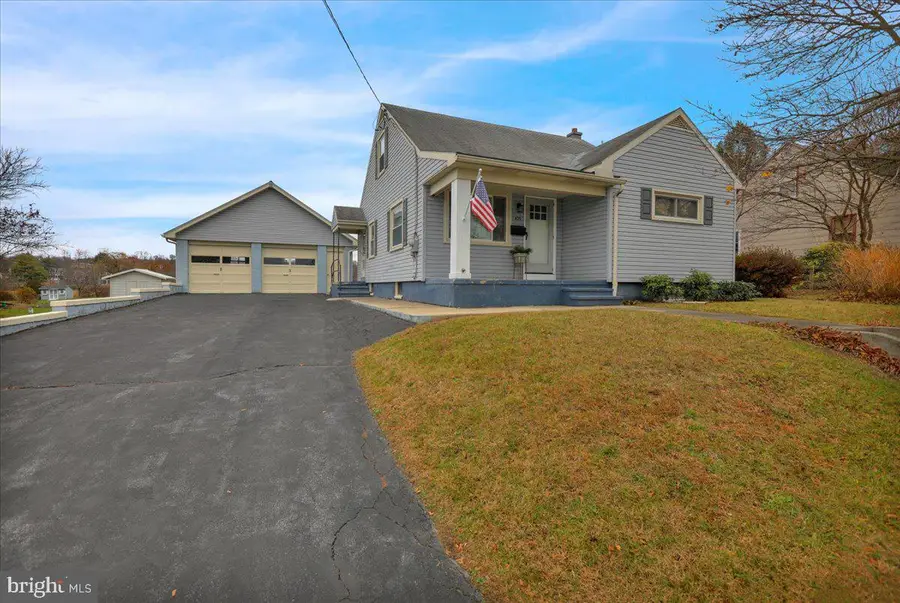 435 E Canal St, Lebanon, PA 17046 - Image #2