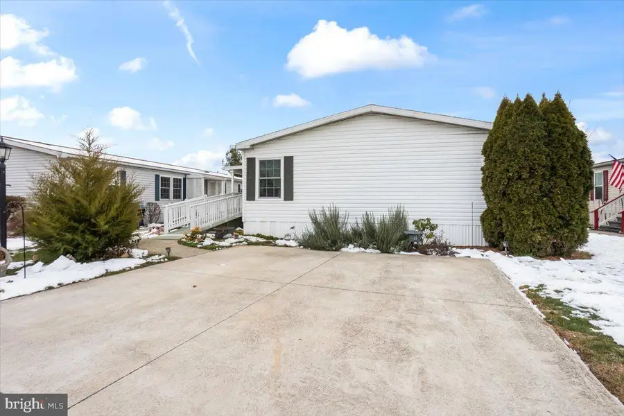 360 W Spruce St, Palmyra, PA 17078 - Image #3