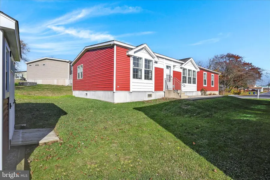 60 Northcrest Acres Park Tp-0060, Lebanon, PA 17046 - Image #2