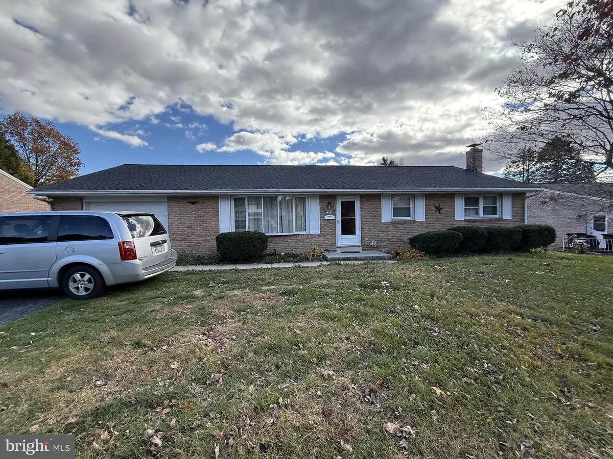 1140 Cedar Crest Dr, Lebanon, PA 17046 - Image #1