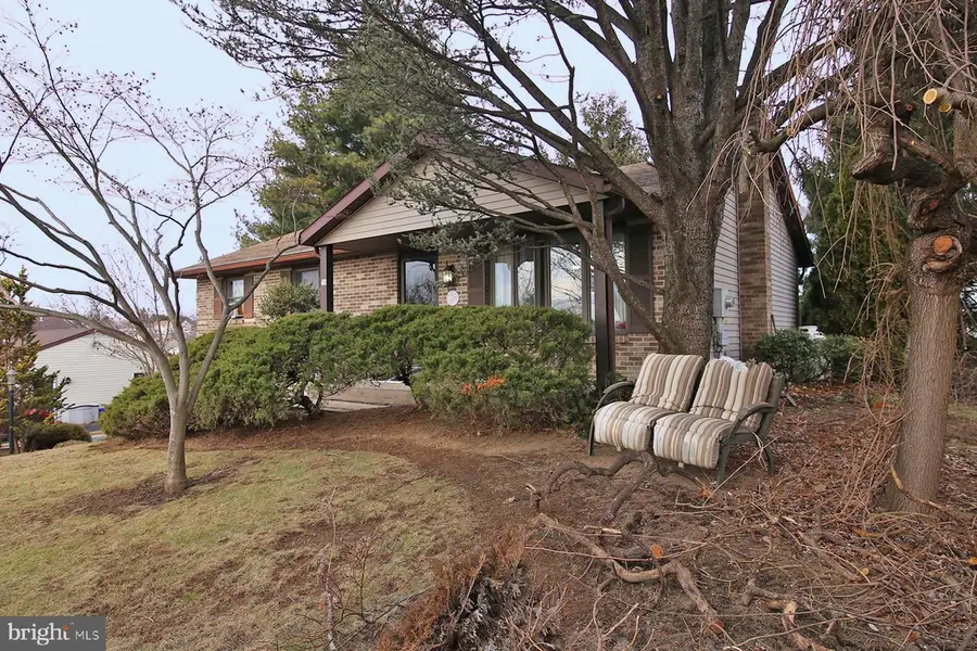 402 Birch Ln, Lebanon, PA 17046 - Image #2