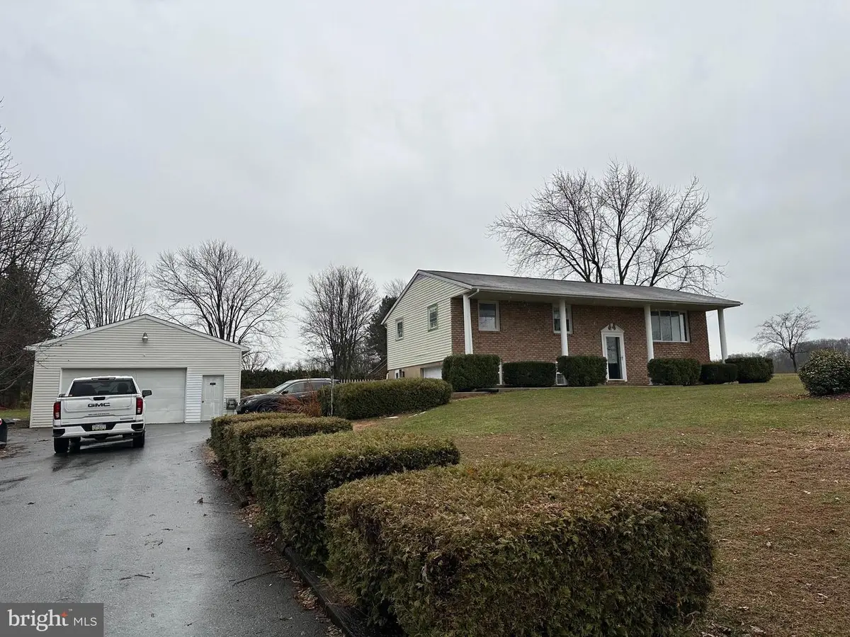 2562 Long, Lebanon, PA 17046 - Image #1