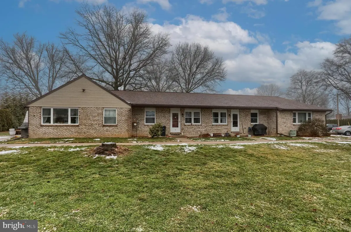 2 Werni Dr, Lebanon, PA 17042 - #1