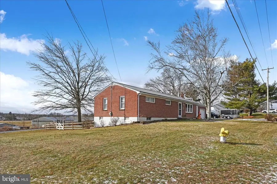 193 W Main St, Fredericksburg, PA 17026 - Image #3