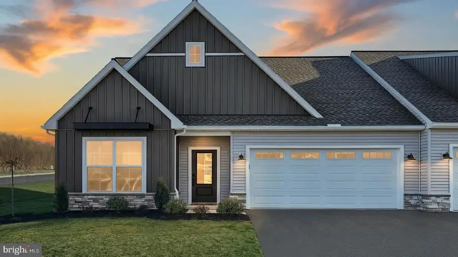 33 Canterbury Ln, Annville, PA 17003 - #2