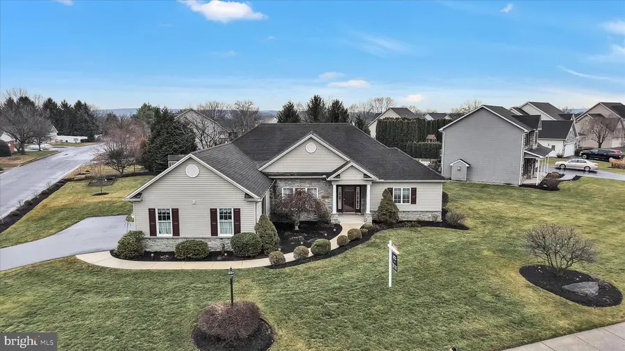 800 Victoria Ln, Palmyra, PA 17078 - Image #2