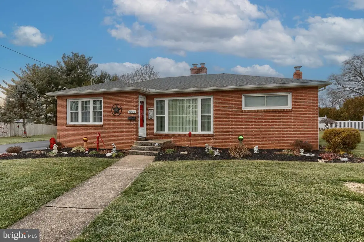 1275 Marion Dr, Lebanon, PA 17042 - Image #1