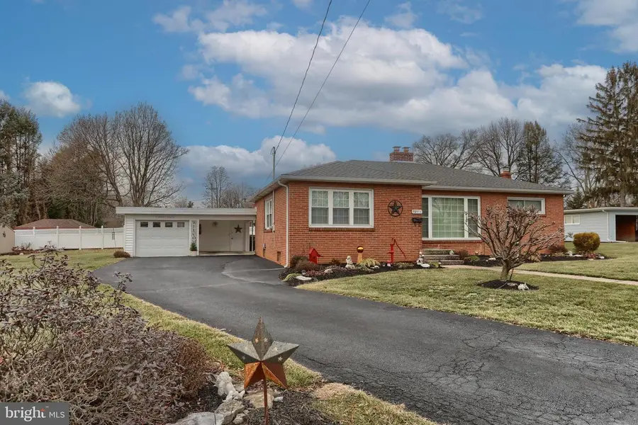 1275 Marion Dr, Lebanon, PA 17042 - Image #2