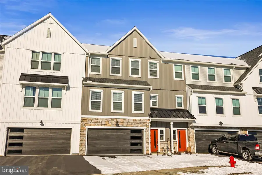 160 Marissa Ct, Newmanstown, PA 17073 - Image #2