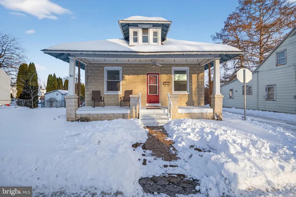 124 S King St, Annville, PA 17003 - #1