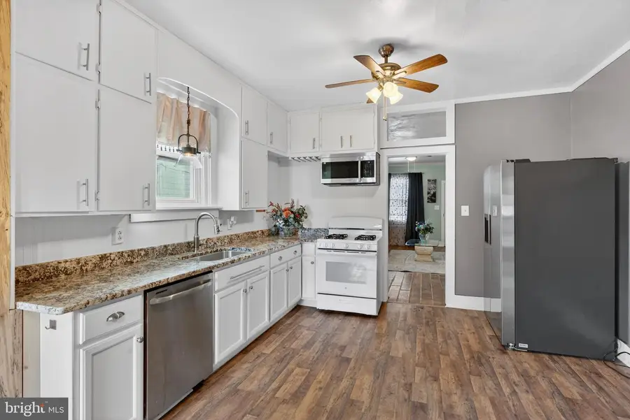 124 S King St, Annville, PA 17003 - #2