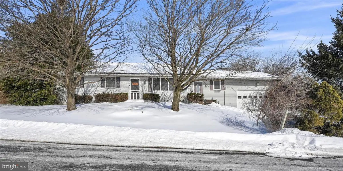 512 School Dr, Fredericksburg, PA 17026 - Image #1