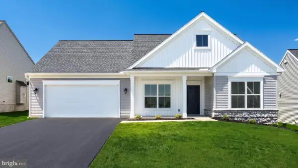 609 Lilliana Dr, LEBANON, PA 17046